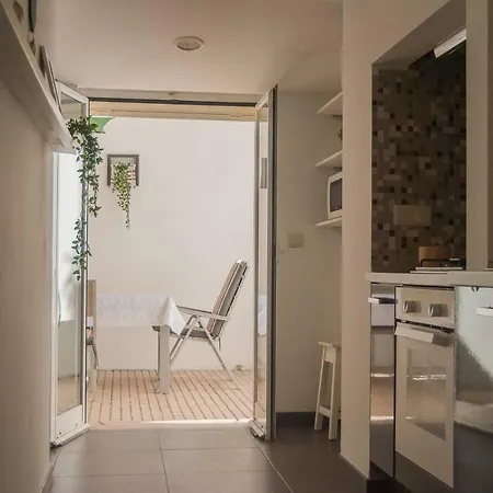 Apartamento Vila Berta Apartment In A Cottage Street *
